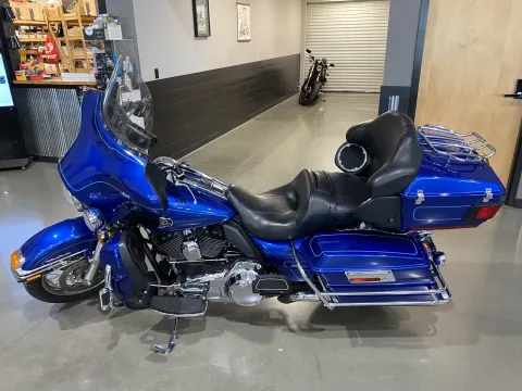 More photos of 2010 Harley-Davidson Electra Glide Ultra Classic at Dell's Powersports, MO