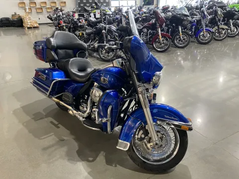 Photos of 2010 Harley-Davidson Electra Glide Ultra Classic for sale in Grain Valley, MO at Dell's Powersports