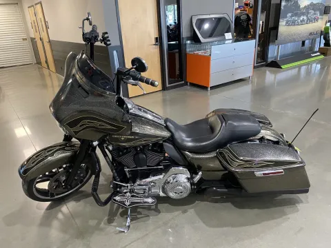 More photos of 2016 Harley-Davidson Street Glide Special at Dell's Powersports, MO