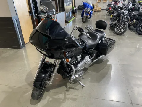 More photos of 2019 Harley-Davidson Road Glide at Dell's Powersports, MO