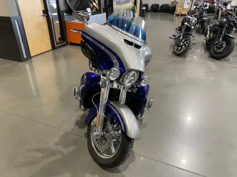 Another view of 2016 Harley-Davidson Electra Glide CVO Limited for sale in Grain Valley, MO at Dell's Powersports