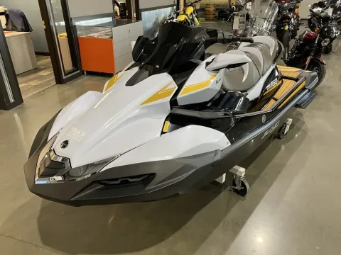 More photos of 2026 Kawasaki Jet Ski Ultra 160 LX at Dell's Powersports, MO