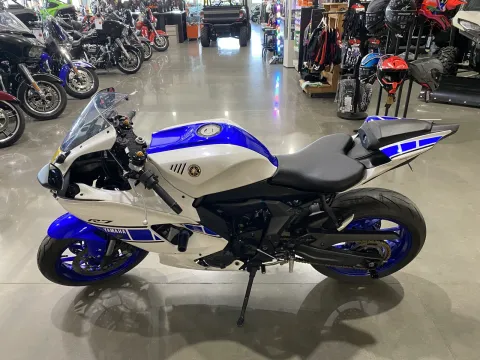 More photos of 2024 Yamaha YZF R7 at Dell's Powersports, MO