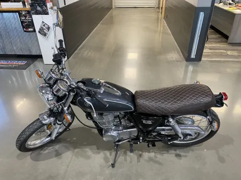 More photos of 2015 Yamaha SR400 at Dell's Powersports, MO