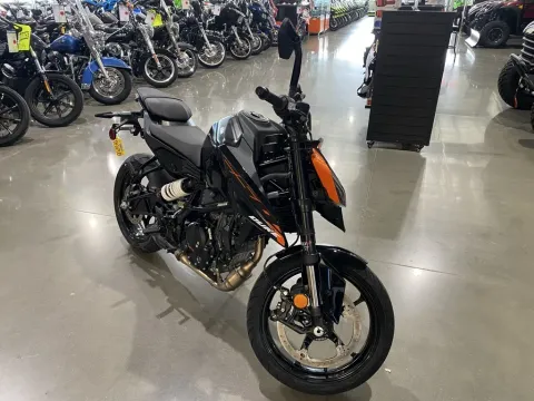Photos of 2026 KTM Duke 250 for sale in Grain Valley, MO at Dell's Powersports