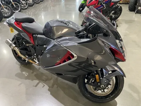 Photos of 2023 Suzuki Hayabusa 1340 for sale in Grain Valley, MO at Dell's Powersports