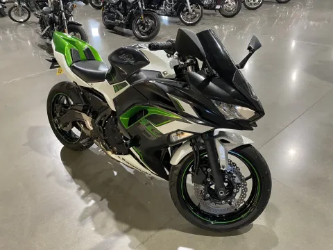 Photos of 2022 Kawasaki Ninja 650 for sale in Grain Valley, MO at Dell's Powersports