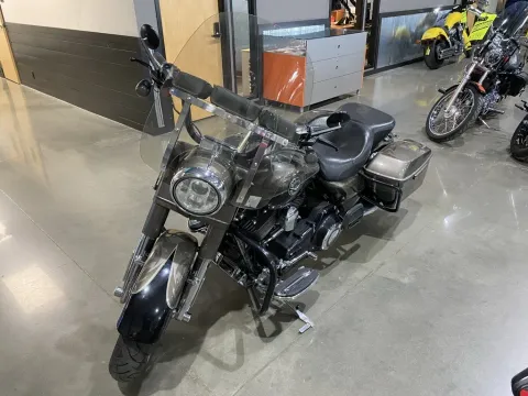 More photos of 2014 Harley-Davidson Road King CVO at Dell's Powersports, MO