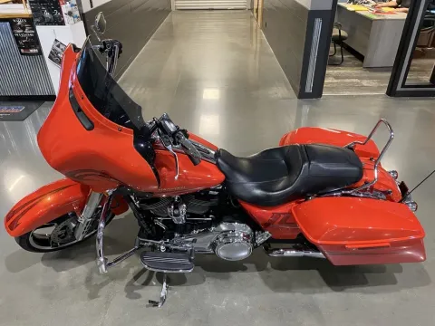 More photos of 2017 Harley-Davidson Street Glide Special at Dell's Powersports, MO