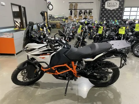 More photos of 2018 KTM Adventure 1090 R at Dell's Powersports, MO