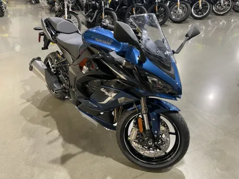 Photos of 2026 Kawasaki Ninja 1100SX SE ABS for sale in Grain Valley, MO at Dell's Powersports