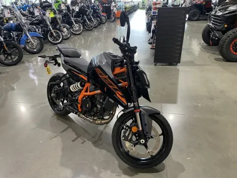Photos of 2026 KTM Duke 390 for sale in Grain Valley, MO at Dell's Powersports