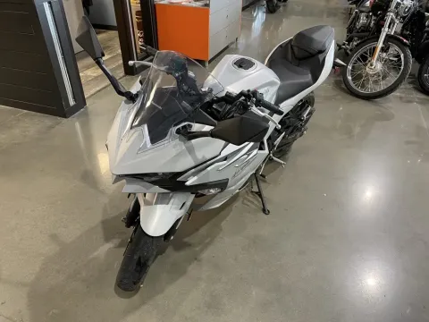 More photos of 2025 Kawasaki Ninja 500 ABS at Dell's Powersports, MO