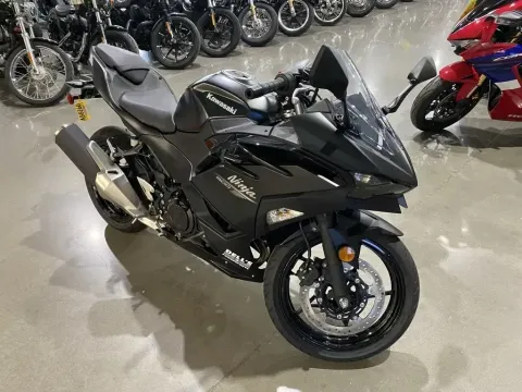 Photos of 2026 Kawasaki Ninja 500 for sale in Grain Valley, MO at Dell's Powersports