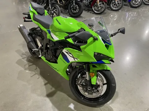 Photos of 2026 Kawasaki Ninja ZX-6R for sale in Grain Valley, MO at Dell's Powersports