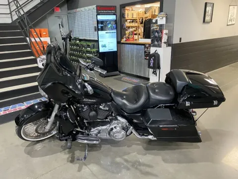 More photos of 2007 Harley-Davidson Street Glide at Dell's Powersports, MO