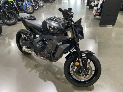 Photos of 2024 Yamaha MT 09 for sale in Grain Valley, MO at Dell's Powersports