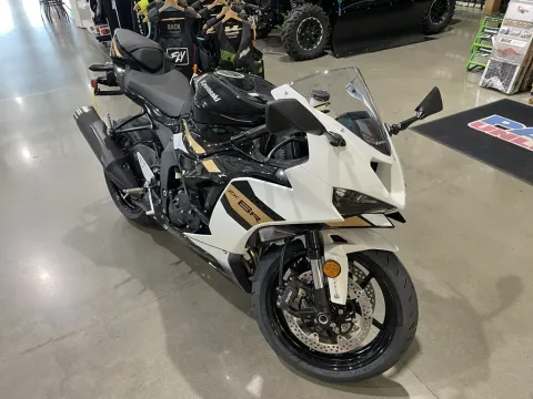 Photos of 2026 Kawasaki Ninja ZX-6R ABS for sale in Grain Valley, MO at Dell's Powersports