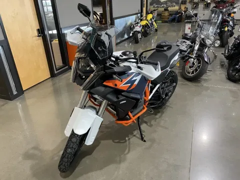 More photos of 2026 KTM 1390 Super Adventure R at Dell's Powersports, MO