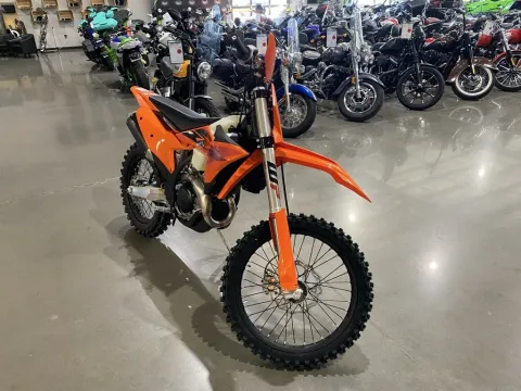 Photos of 2027 KTM XC 450 F for sale in Grain Valley, MO at Dell's Powersports