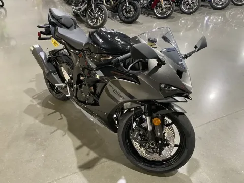 Photos of 2026 Kawasaki Ninja ZX-6R ABS for sale in Grain Valley, MO at Dell's Powersports