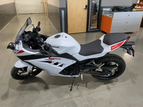 More photos of 2026 Kawasaki Ninja 300 ABS at Dell's Powersports, MO