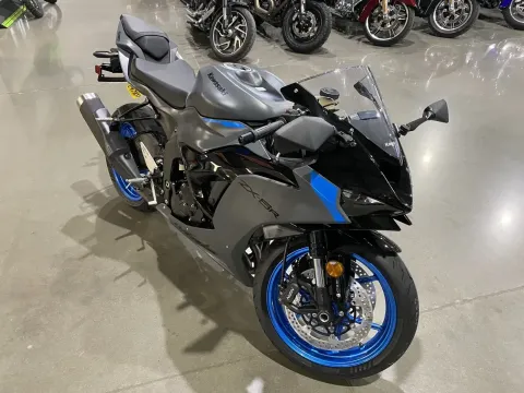 Photos of 2026 Kawasaki Ninja ZX-6R ABS for sale in Grain Valley, MO at Dell's Powersports