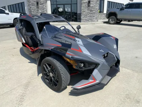 Photos of 2018 Polaris SLINGSHOT GRAND TOURING for sale in Grain Valley, MO at Dell's Powersports