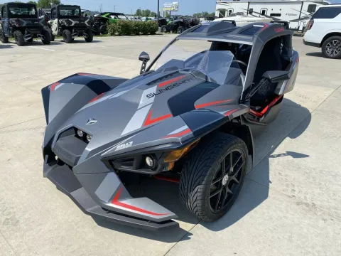 More photos of 2018 Polaris SLINGSHOT GRAND TOURING at Dell's Powersports, MO