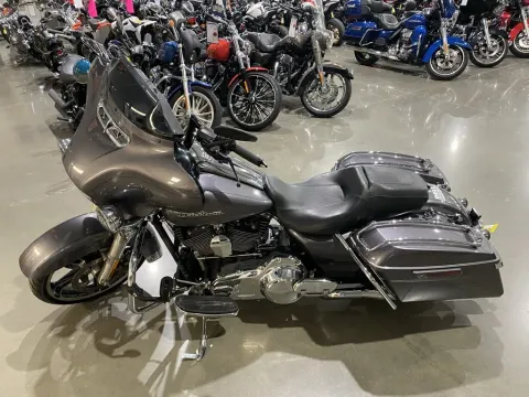 More photos of 2014 Harley-Davidson Street Glide Special at Dell's Powersports, MO