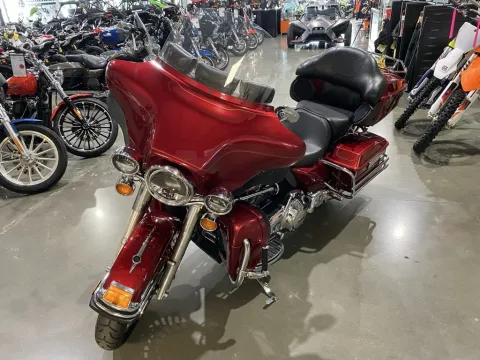 More photos of 2012 Harley-Davidson Electra Glide Ultra Classic at Dell's Powersports, MO