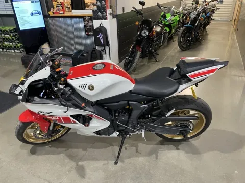More photos of 2022 Yamaha YZF R7 at Dell's Powersports, MO