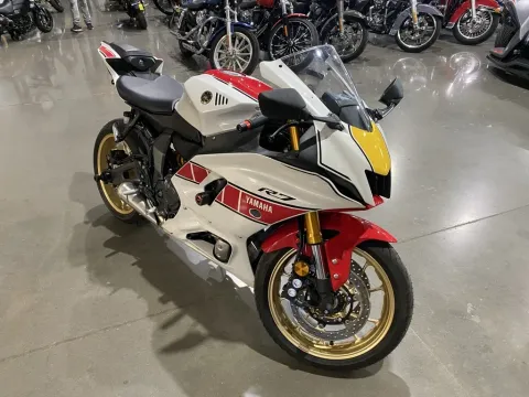 Photos of 2022 Yamaha YZF R7 for sale in Grain Valley, MO at Dell's Powersports