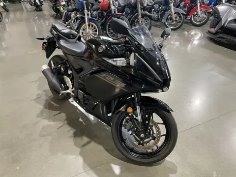 Photos of 2026 Yamaha YZF R3 for sale in Grain Valley, MO at Dell's Powersports