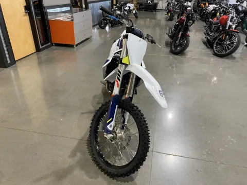 Another view of 2022 Husqvarna FC for sale in Grain Valley, MO at Dell's Powersports