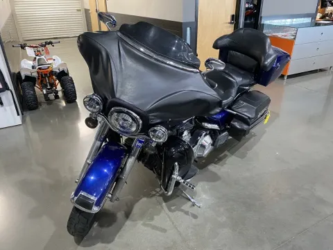More photos of 2005 Harley-Davidson Electra Glide Classic Shrine at Dell's Powersports, MO