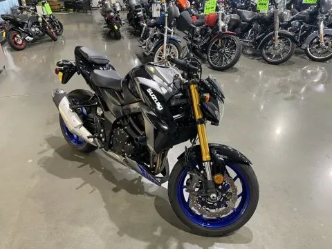 Photos of 2023 Suzuki GSX-S for sale in Grain Valley, MO at Dell's Powersports