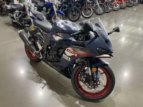 Photos of 2027 Kawasaki Ninja ZX-6R ABS for sale in Grain Valley, MO at Dell's Powersports