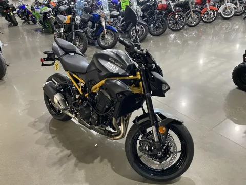 Photos of 2026 Kawasaki Z900 ABS for sale in Grain Valley, MO at Dell's Powersports