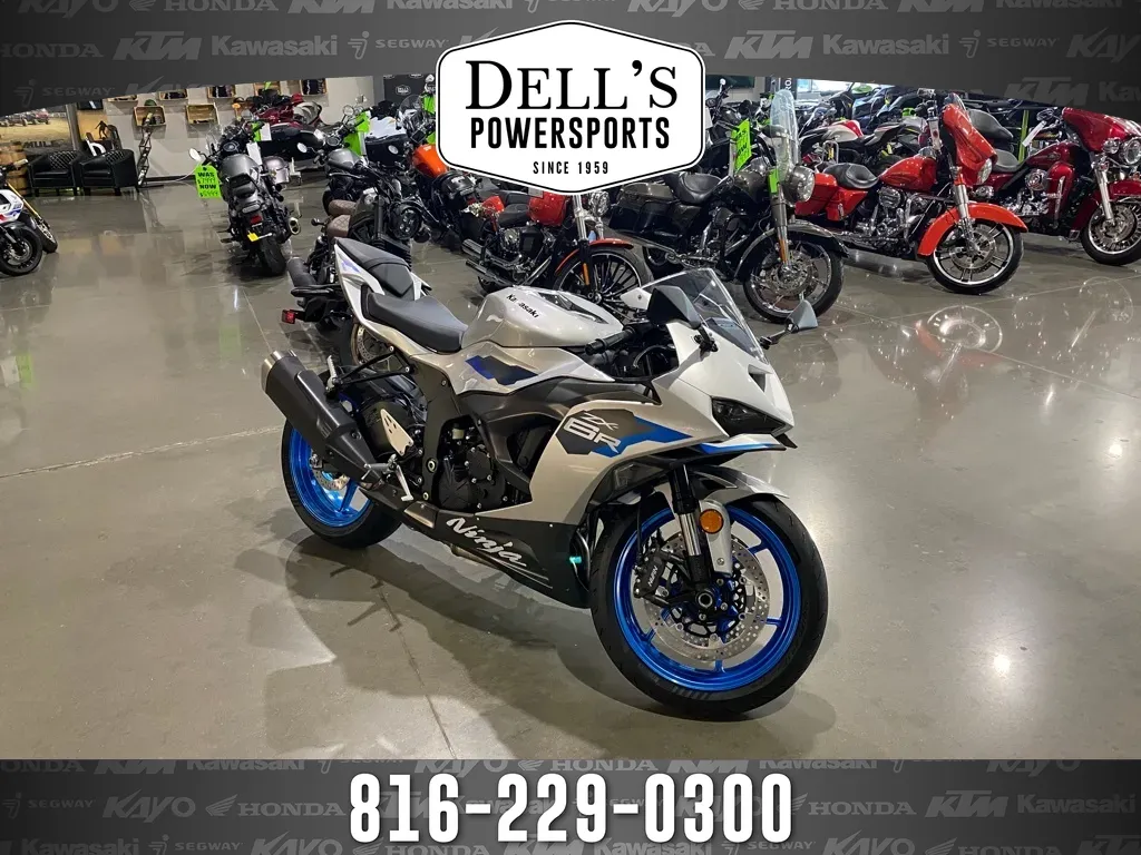 Silver 2027 Kawasaki Ninja ZX-6R for sale in Grain Valley, MO
