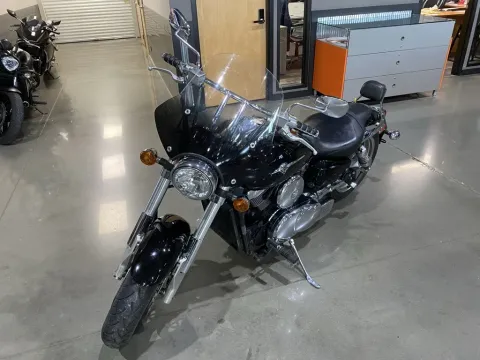 More photos of 2005 Kawasaki Vulcan 1600 Mean Streak at Dell's Powersports, MO