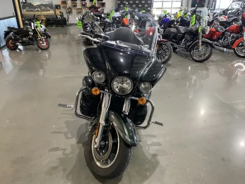 Another view of 2017 Kawasaki Vulcan 1700 Voyager ABS for sale in Grain Valley, MO at Dell's Powersports