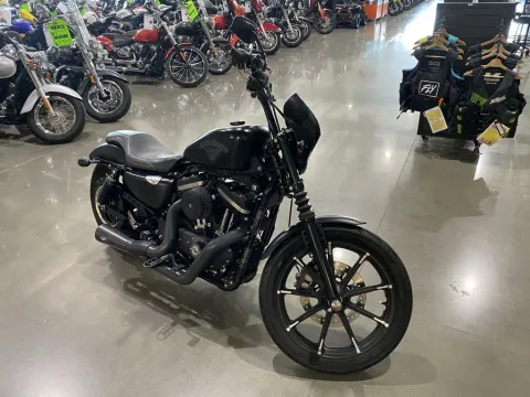Photos of 2018 Harley-Davidson Sportster Iron 883 for sale in Grain Valley, MO at Dell's Powersports