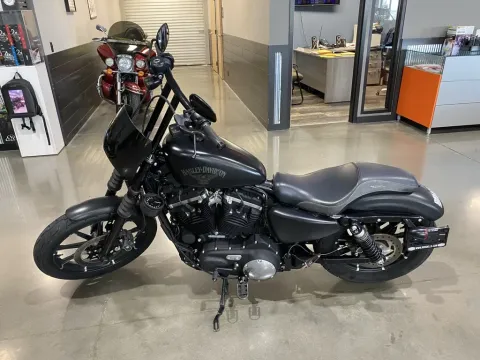 More photos of 2018 Harley-Davidson Sportster Iron 883 at Dell's Powersports, MO