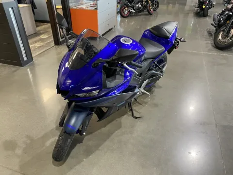 More photos of 2023 Yamaha YZF R3 at Dell's Powersports, MO