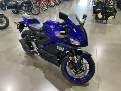Photos of 2023 Yamaha YZF R3 for sale in Grain Valley, MO at Dell's Powersports