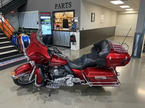More photos of 2012 Harley-Davidson Electra Glide Ultra Classic at Dell's Powersports, MO