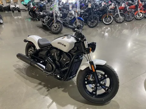 Photos of 2025 Indian Scout Sixty Bobber Limited for sale in Grain Valley, MO at Dell's Powersports