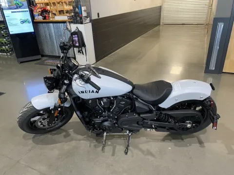 More photos of 2025 Indian Scout Sixty Bobber Limited at Dell's Powersports, MO