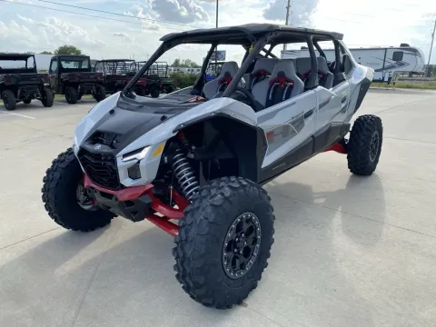 More photos of 2026 Kawasaki Teryx5 H2 Deluxe eS at Dell's Powersports, MO
